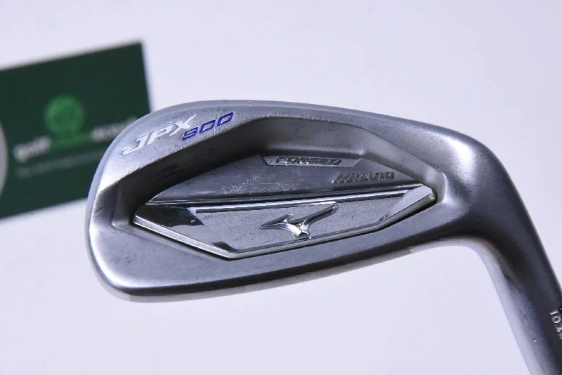 Comfortable And Versatile Mizuno JPX 900 Forged #9 Iron / Stiff Flex UST Recoil 110 Shaft Comfortable And Versatile Mizuno JPX 900 Forged #9 Iron / Stiff Flex UST Recoil 110 Shaft