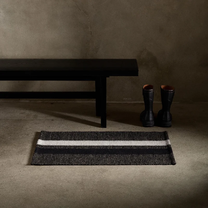 Relaxed Wear Striped Entry Mat - Pearl Grey/Black