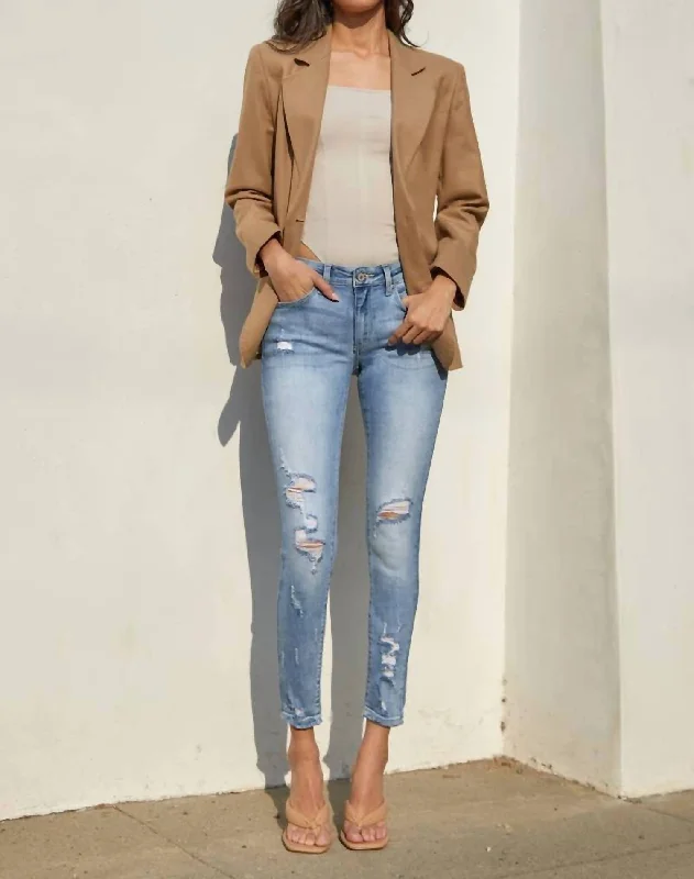 Relaxed And Casual Mid Rise Ankle Skinny Jean In Medium Wash