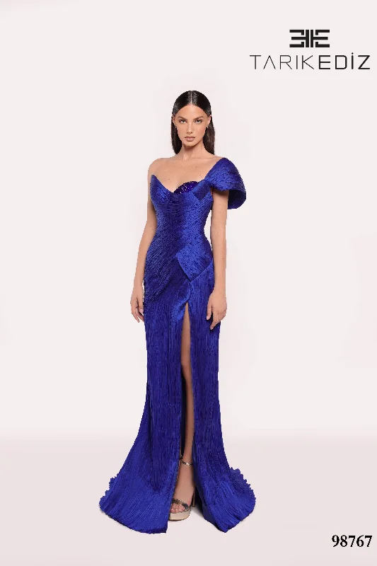 Comfortable Chic Tarik Ediz 98767