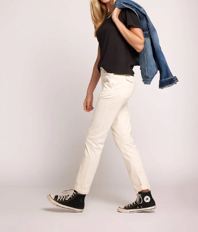 Fresh And Fashionable The Captain Pan In Biscuit