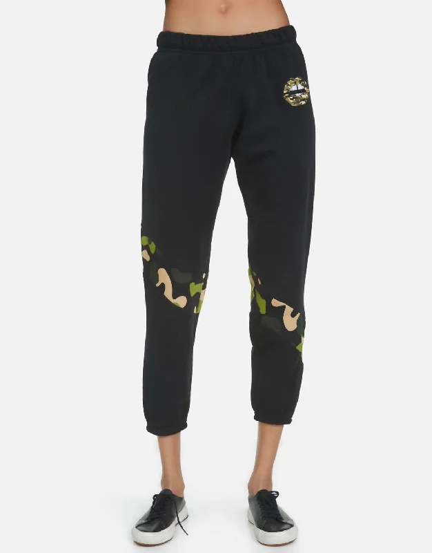 Relaxed Weekend Wear Abra Lip Sweatpants In Black/camo