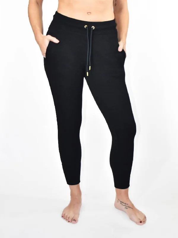 Luxury Fashion Contour Crop Jogger In Black