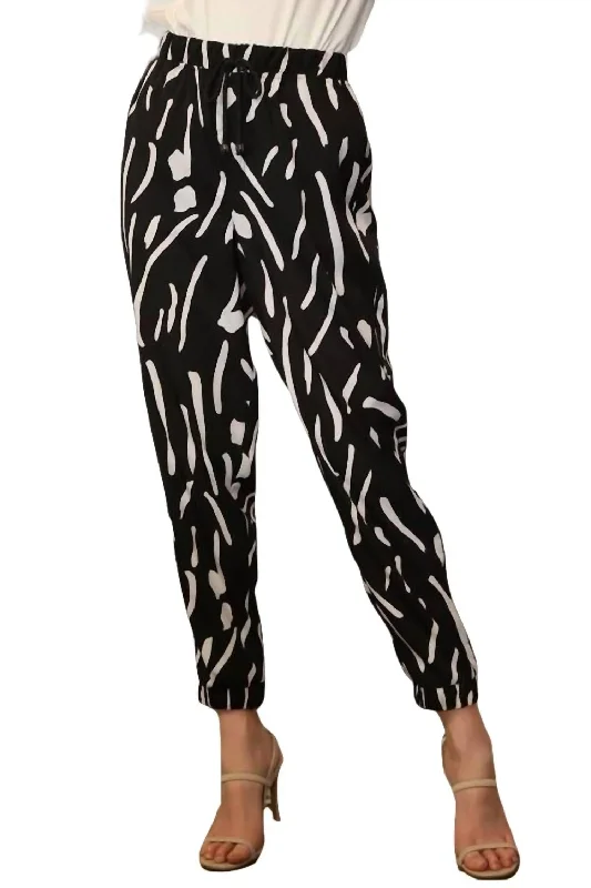 Fashionable And Fashionable Foster Jogger In Black/white