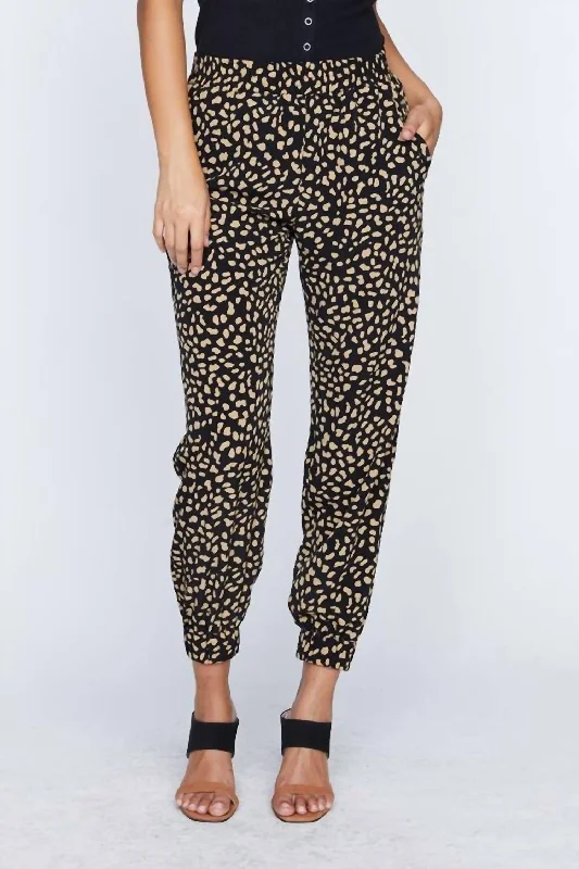 Floral Prints Field Jogger In Black Modern Spots