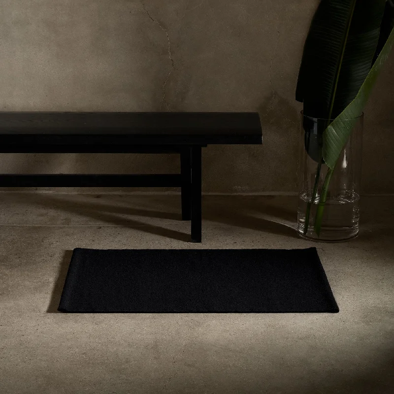 Trendy Comfort Solid Entry Mat - Black