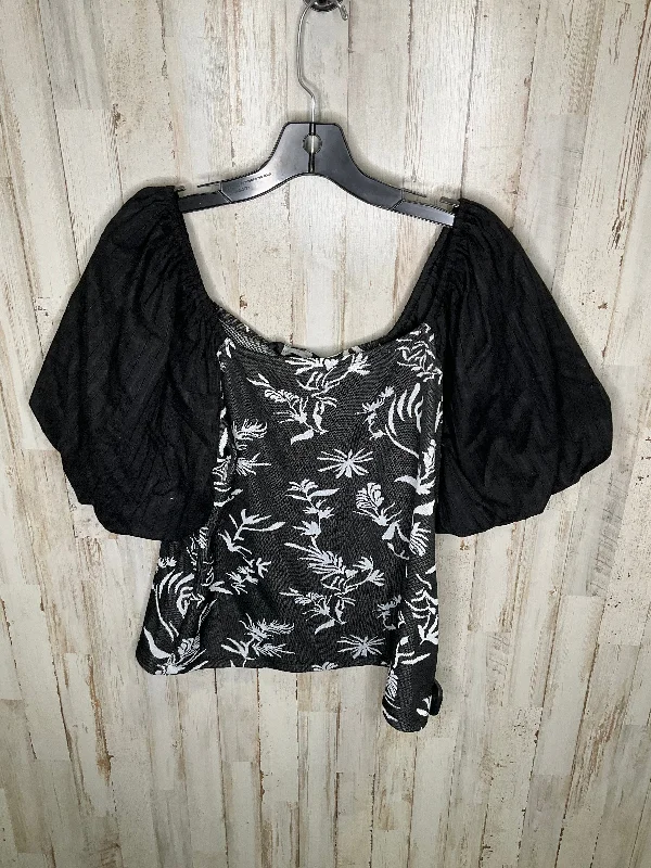 Easy-to-Wear Top Short Sleeve By Andrew Marc  Size: L