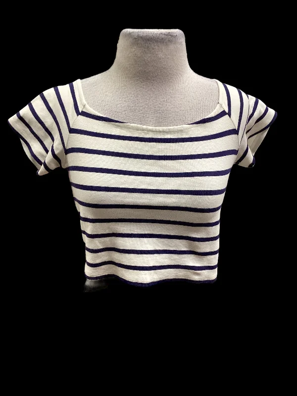 Weekend Style Top Short Sleeve By Forever 21  Size: M