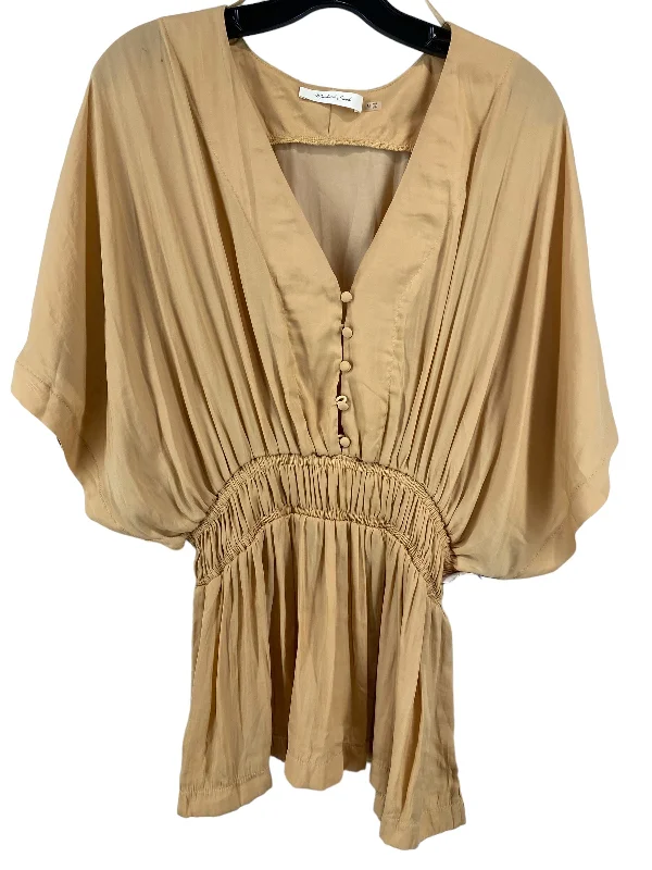 Avant-garde Design Top Short Sleeve By Mustard Seed  Size: M