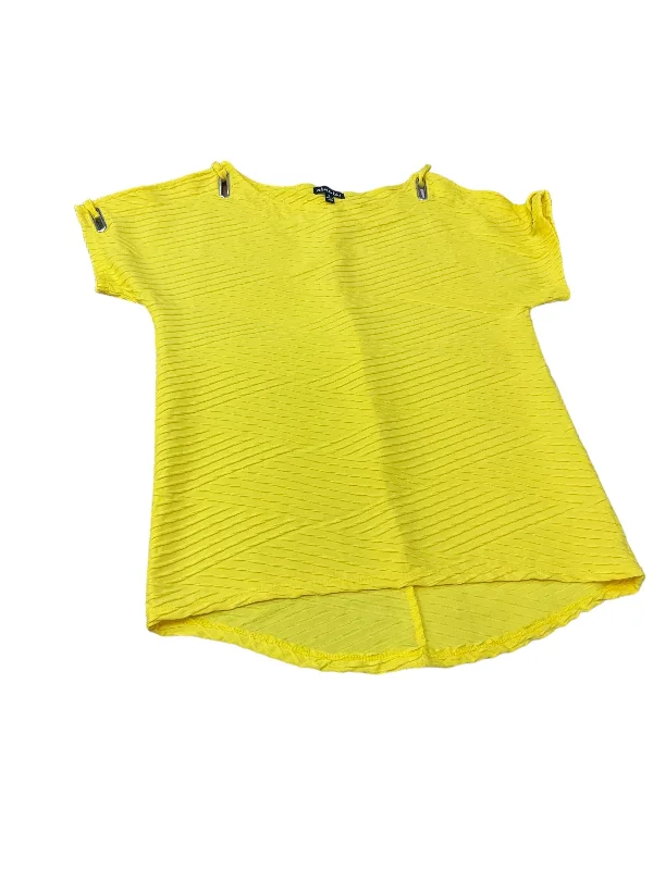 Exquisite Details Top Short Sleeve By Olivia Blu  Size: S