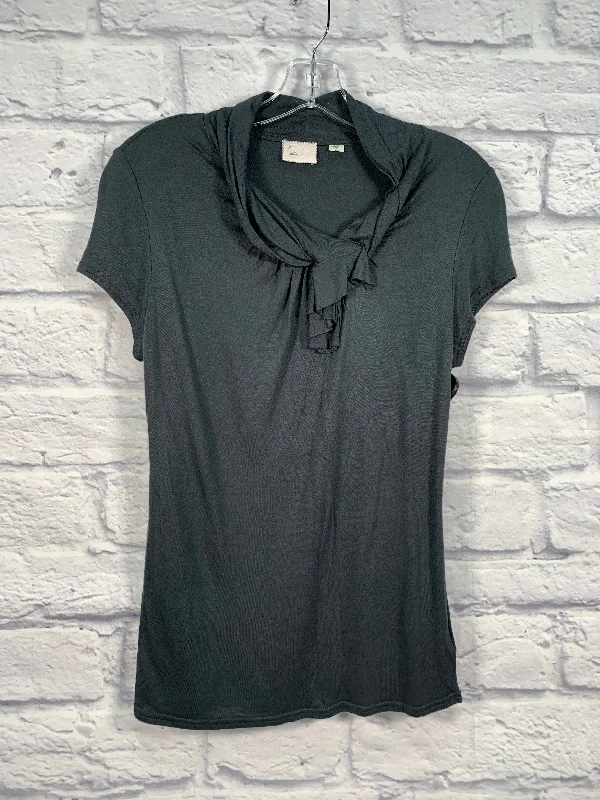 Trendy Casuals Top Short Sleeve By Postmark  Size: M