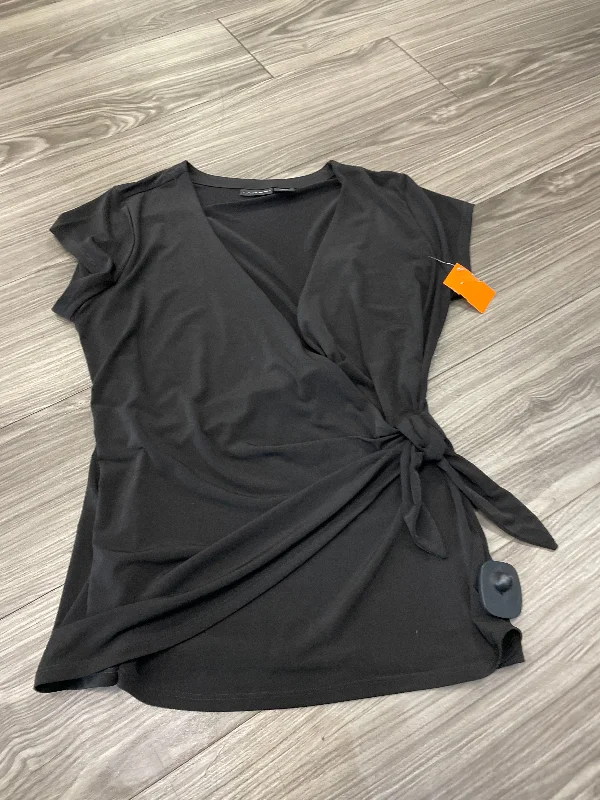 Versatile Itinerary Top Short Sleeve By Tahari By Arthur Levine  Size: L