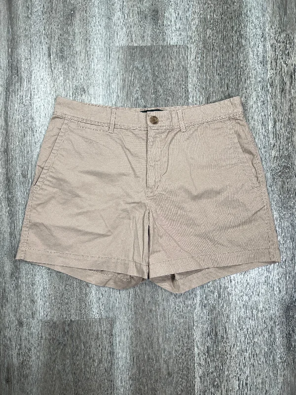 Trendy Casuals Black Shorts Banana Republic, Size M