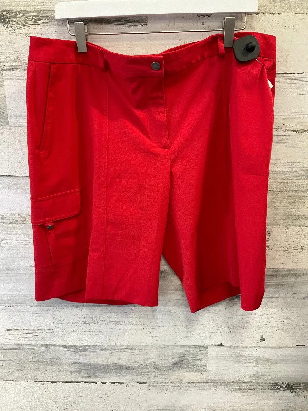 Exquisite Details Red Shorts Liz Golf, Size 16