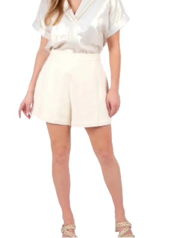Personal Charm Tailored Short In Gardenia Denim