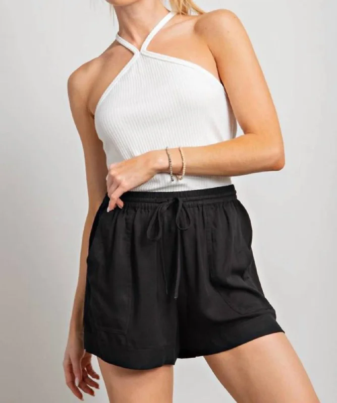 Effortless Outfits Textured Drawstring Swing Shorts In Black