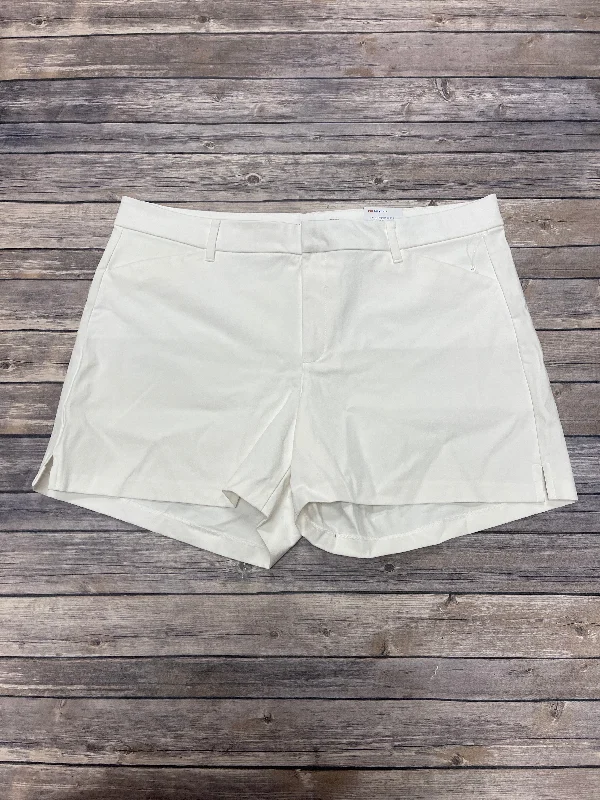 Sports Fashion White Shorts Old Navy, Size 22
